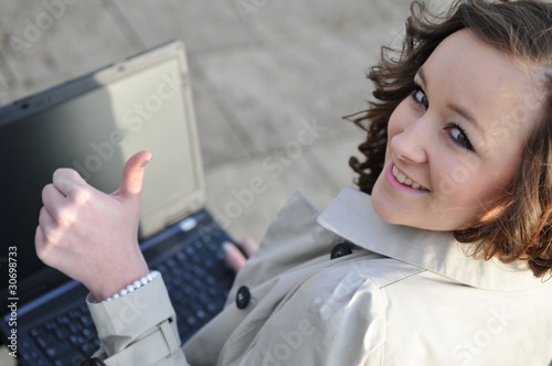 Frau mit Laptop photo