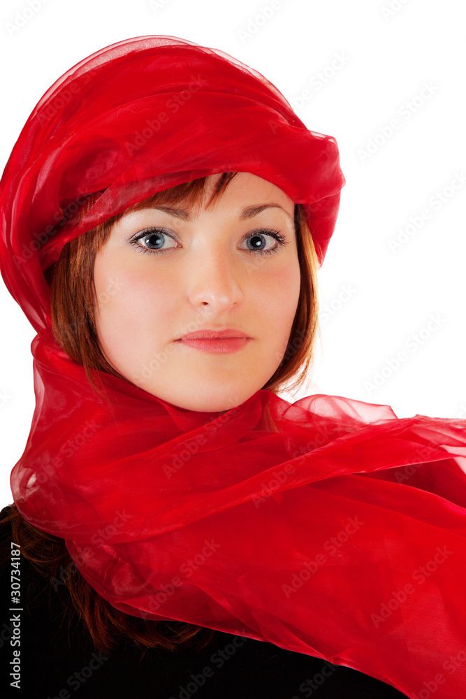 Fototapeta premium Frau mit roten Schleier als Kopftuch 550