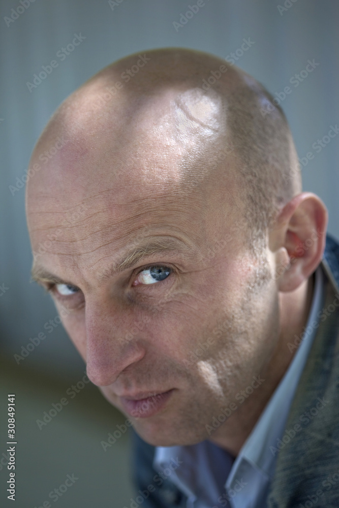homme, jeune, méchant, soupçon, mauvais, menace, agressif homme, jeune, méchant, soupçon, mauvais, menace, agressif