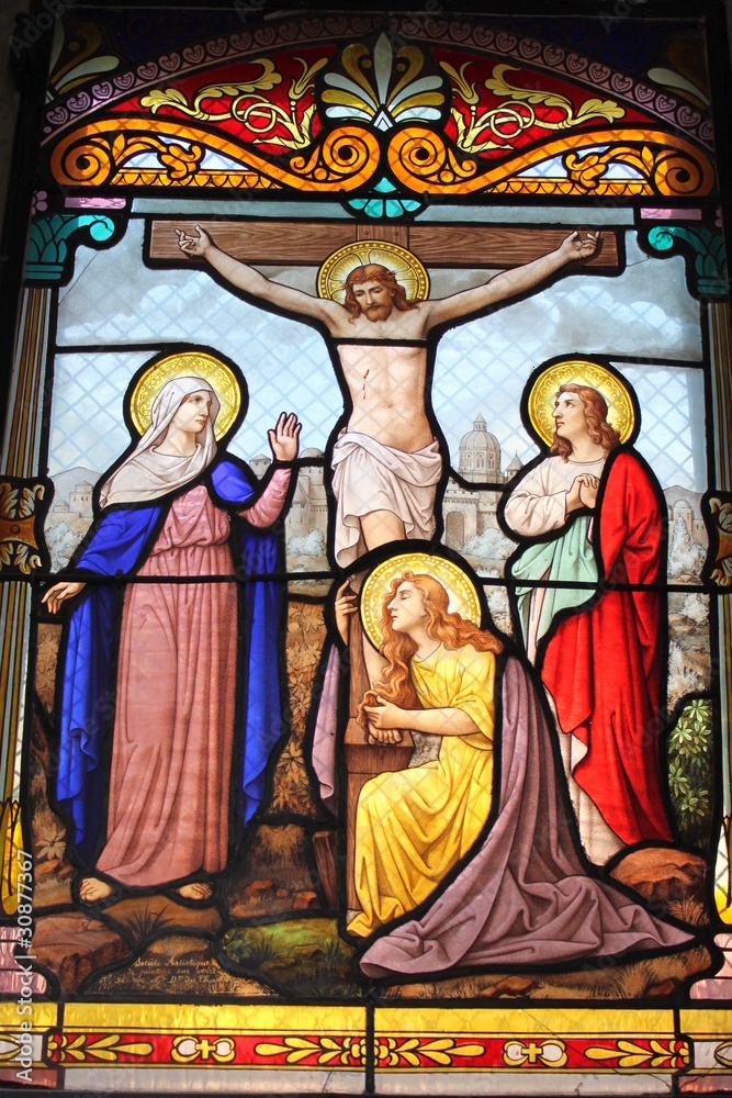 Fototapeta premium La passion du Christ, vitrail d'un caveau du cimetière de Passy à Paris