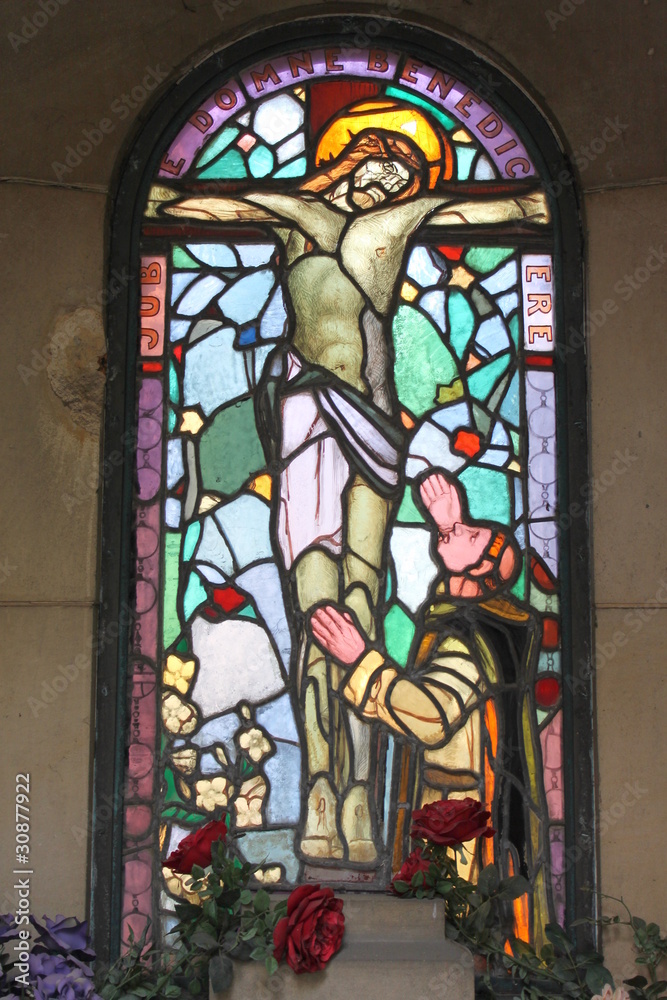 La passion du Christ, vitrail d'un caveau du cimetière de Passy à Paris