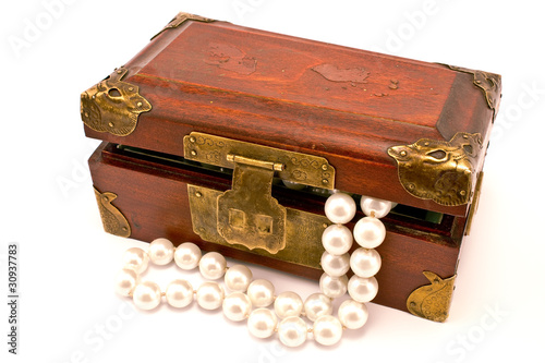 Wooden chest with pearls