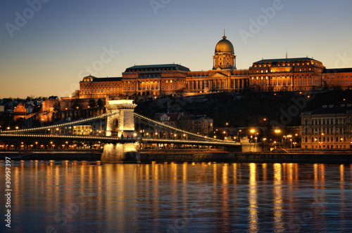 Budapest at night. © fazon