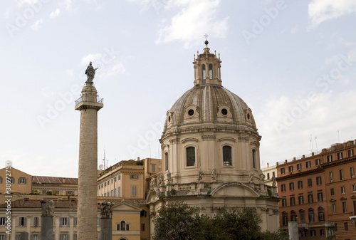 Trajans Column and Church Rome © natspel