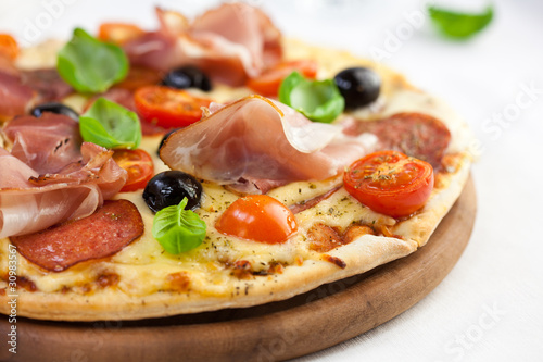 Pizza with prosciutto