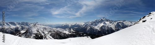 panoramica vallata alpina Valmalenco - Italy