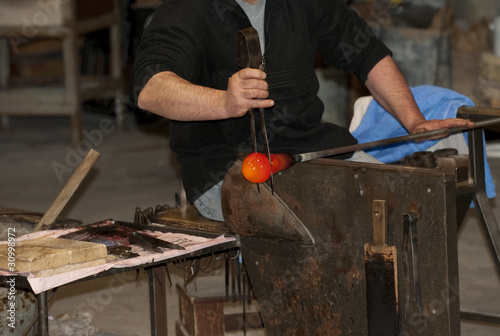 Glass maker artist at work