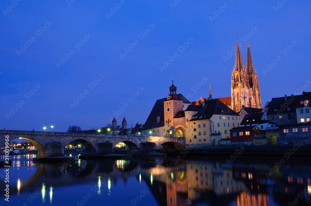 Fototapeta premium Old Town of Regensburg in the twilight, Germany