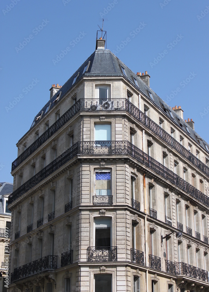 Immeuble ancien du quartier de Saint Georges à Paris	