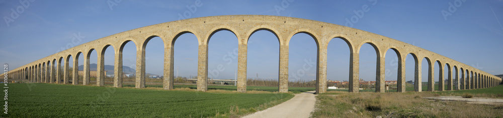 XXVIII century aqueduct Noain, Navarra