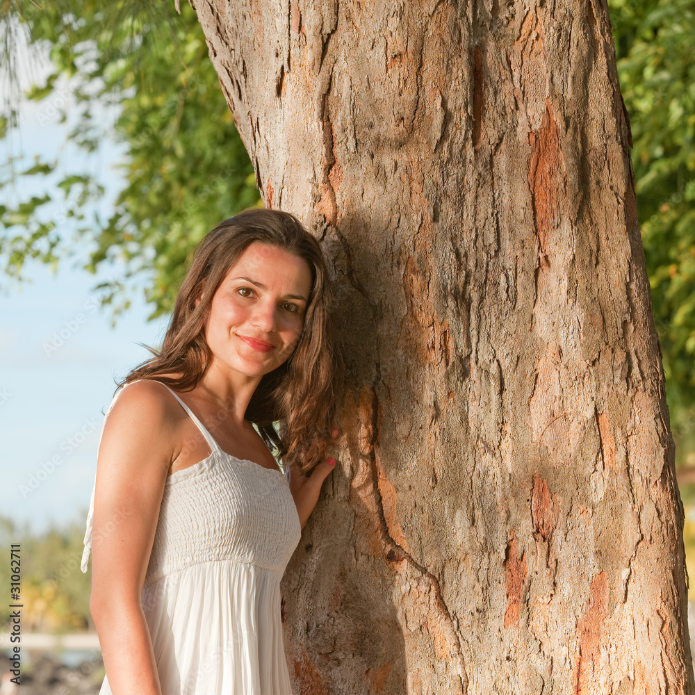 Frau in Weiss - Mauritius - Woman in white Frau in Weiss - Mauritius - Woman in white