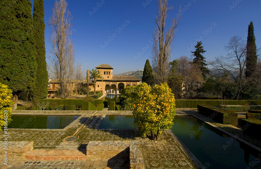 Fototapeta premium El Partal - Alhambra - Granada - Spanien