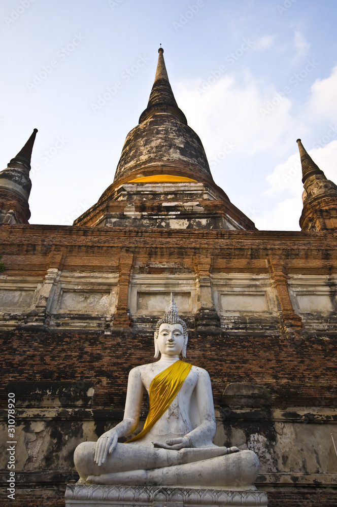 Obraz premium Wat Yai Chai Mongkol