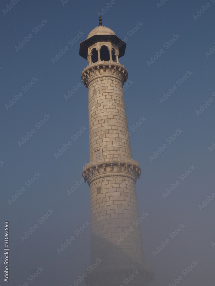 Minarete del Taj Mahal en la India