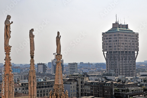 Milano, guglie del duomo e torre Velasca photo
