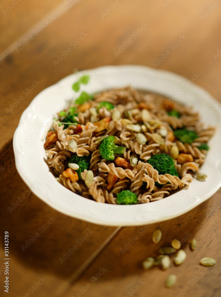 whole meal fusilli with broccoli and chicken whole meal fusilli with broccoli and chicken