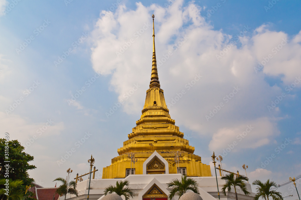 Fototapeta premium Golden pagoda with trees