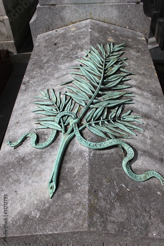 Tombe du Cimetière de Montmartre à Paris photo