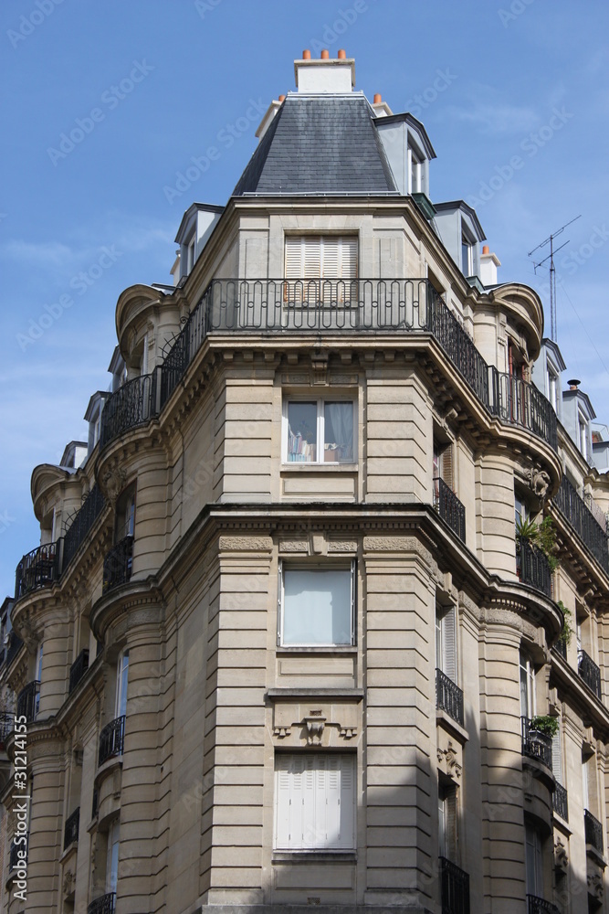 Immeuble du quartier des Buttes-Montmartre à Paris