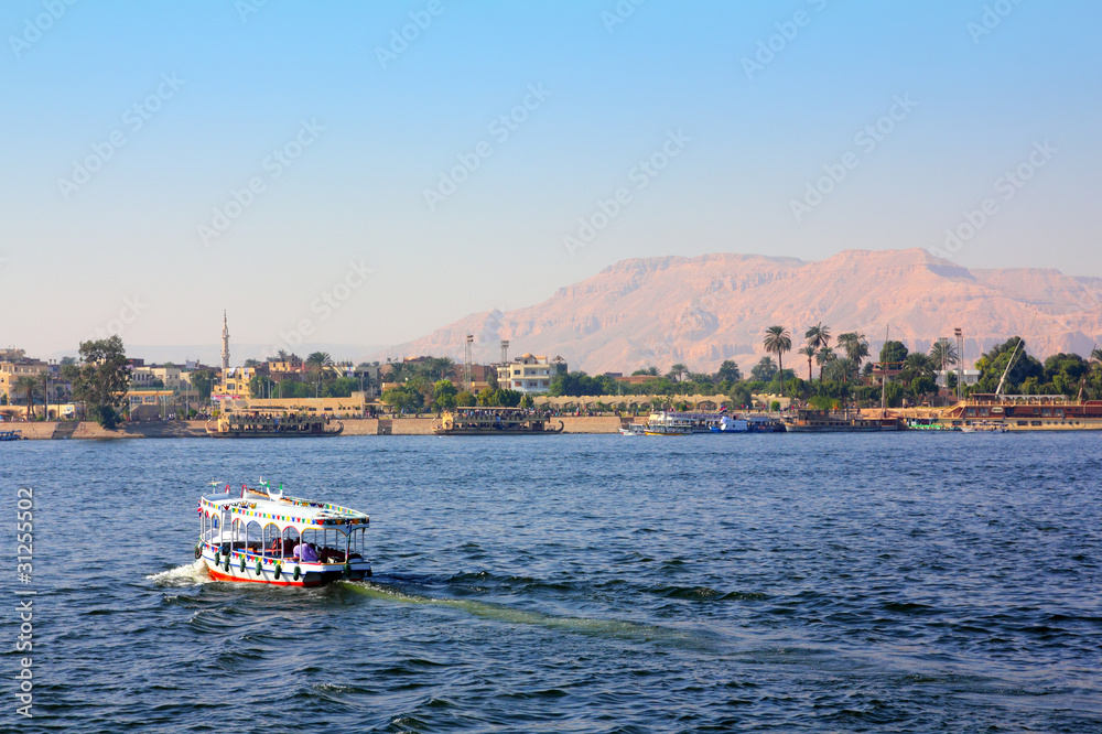 Fototapeta premium crossing of the Nile in Egypt