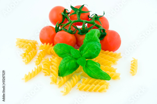 pasta tomato basil photo