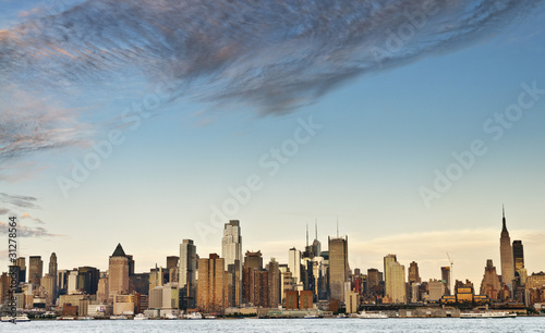new york city skyline over hudson river © UTBP
