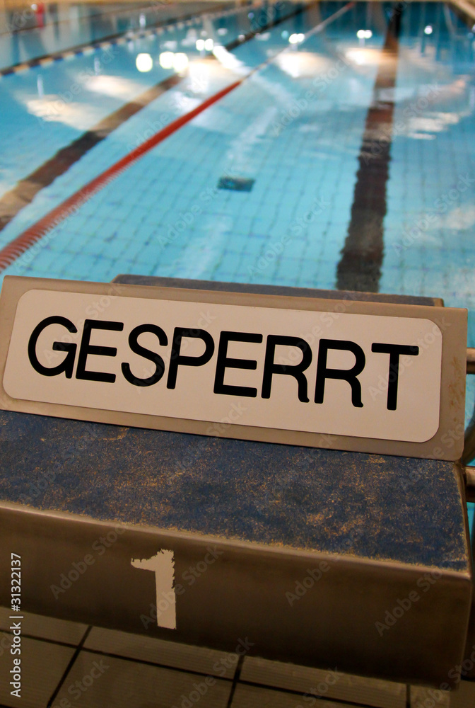 Fototapeta premium sign in german indoor pool