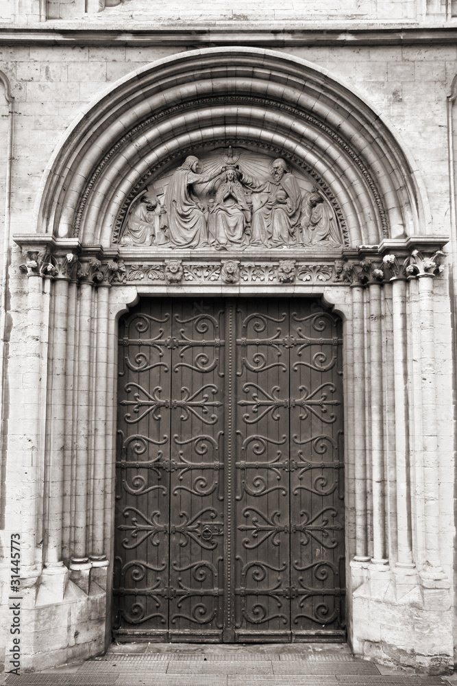 Church door in Kapellenkerk, Brussels (Belgium) Church door in Kapellenkerk, Brussels (Belgium)