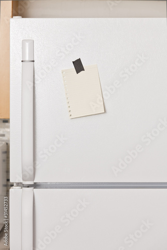 Note on refrigerator door