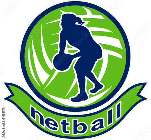 netball player passing ball