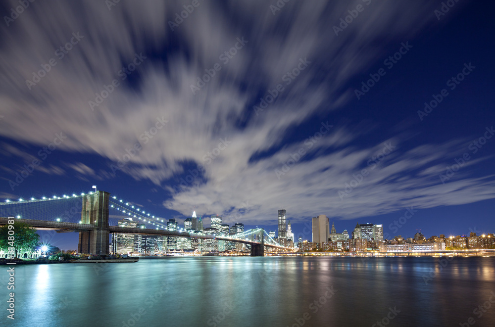 Brooklyn Bridge and Manhattan city skyline
