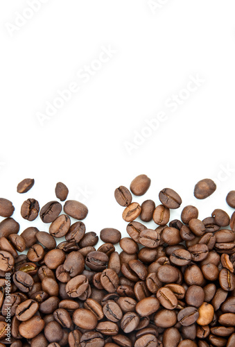 Brown roasted coffee beans © Sergii Figurnyi
