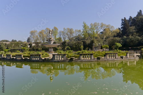 Firenze, Giardini di Bolboli, fontana del Nettuno © anghifoto