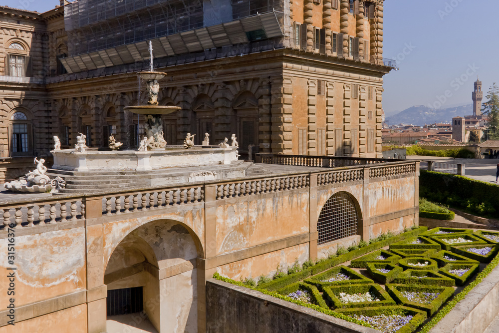 Firenze, Giardini di Bolboli e Palazzo Pitti