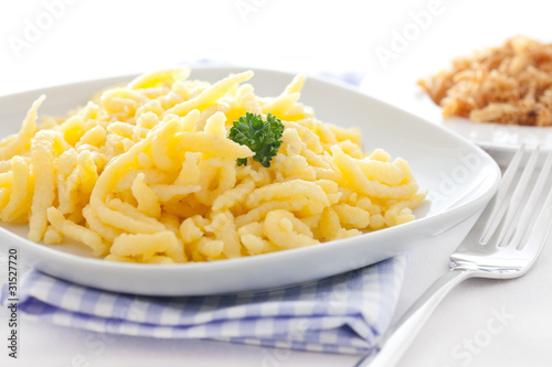 frische Spätzle auf Teller