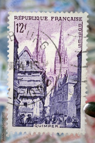 Quimper et sa cathédrale - 12 francs - timbres - philatélie France photo