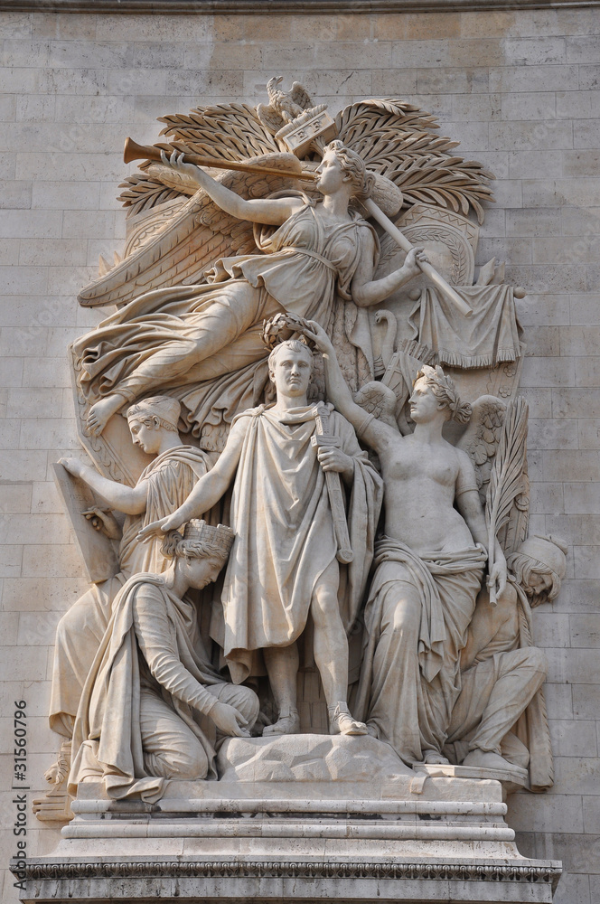 Statue du couronnement de Napoléon Bonaparte sur l'Arc de Triomp