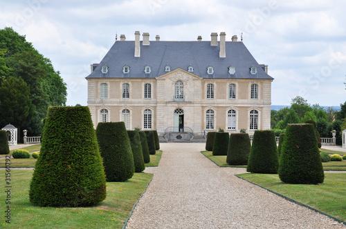 Château de Vendeuvre et ses jardins, France photo