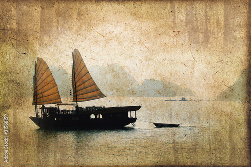 Jonque dans la baie d'Halong (ou Ha Long), Vietnam - style vintage photo ancienne sepia 