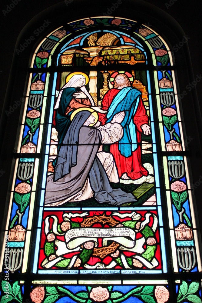 Fototapeta premium Vitrail de l'église Saint-Honoré d'Eylau à Paris