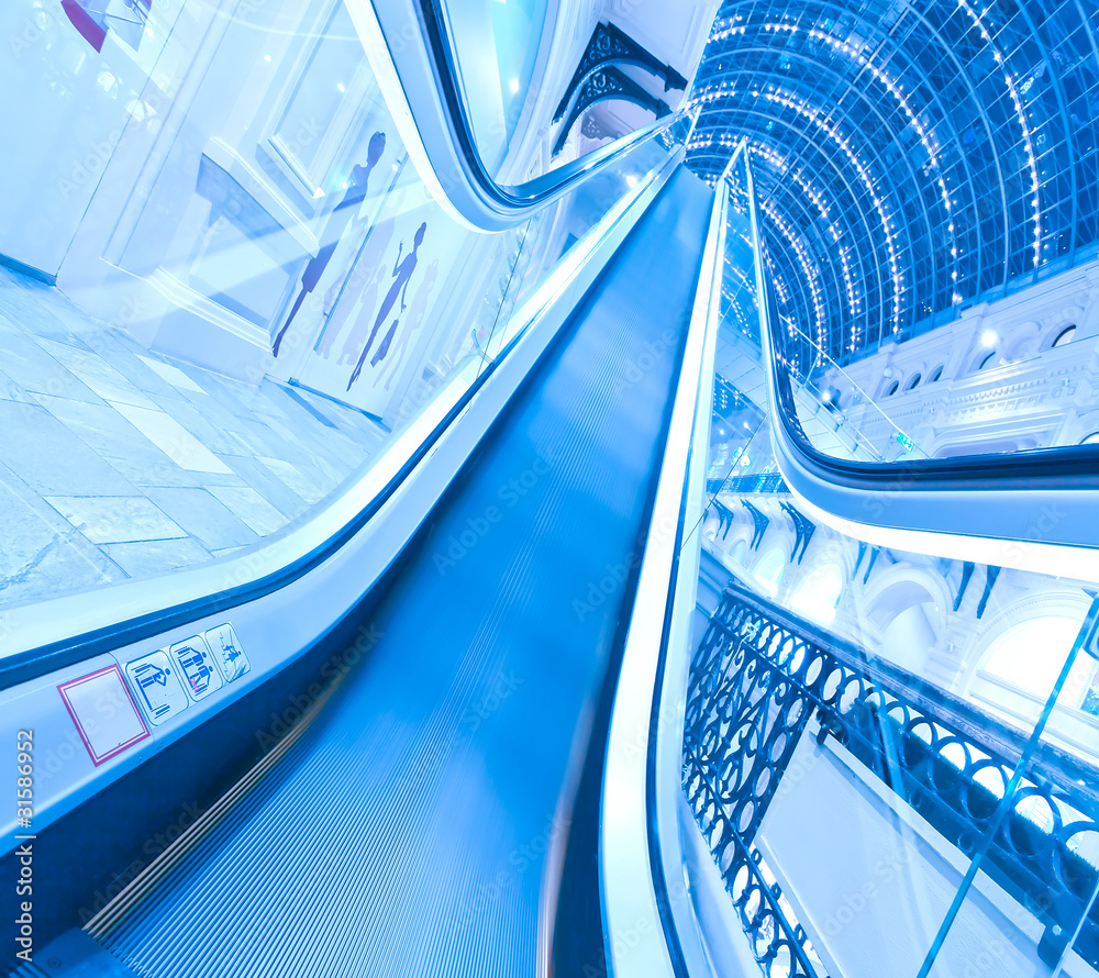 Obraz premium spacious escalator walkway