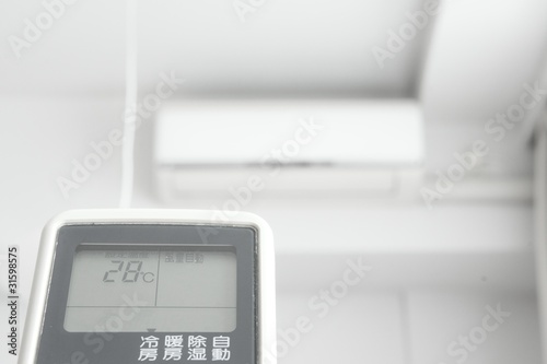２８度エアコンリモコン