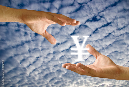 Seller hand take the Yen icon from the buyer hand
