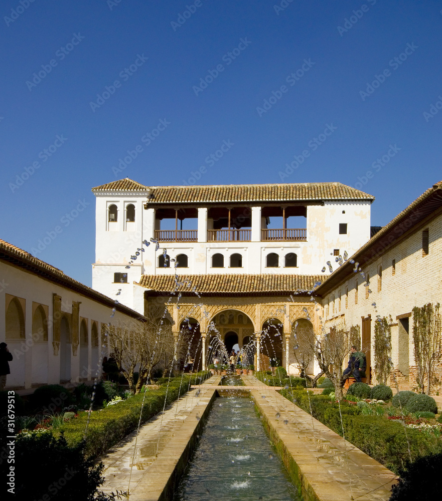 Fototapeta premium Patio de la Acequia - Generalife - Granada - Spanien