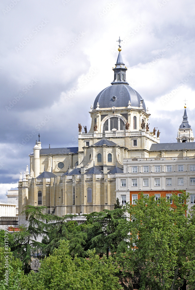 Obraz premium Catedral de la Almudena, Madrid