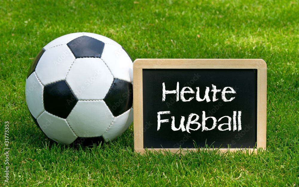 Obraz premium Heute Fußball Kreidetafel für Fußballspiel