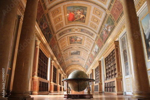 Globe-terrestre du Château de Fontainebleau en Seine-et-Marne	 photo