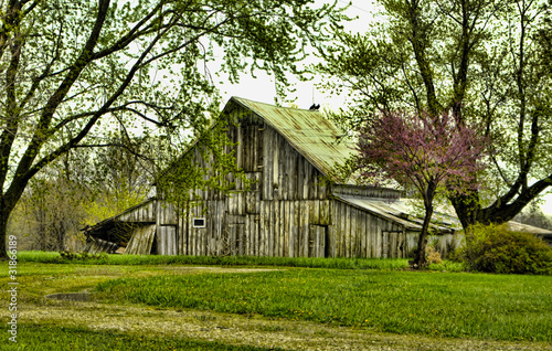 Vintage rustic old barn #31866189