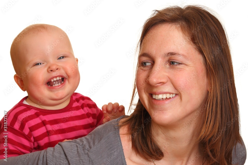 Eine junge Mutter und ihr Baby haben Spaß Eine junge Mutter und ihr Baby haben Spaß