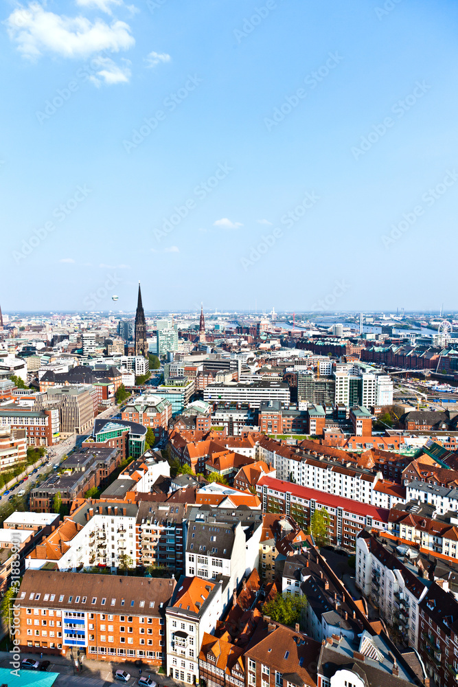 Obraz premium cityscape of Hamburg from the famous tower Michaelis